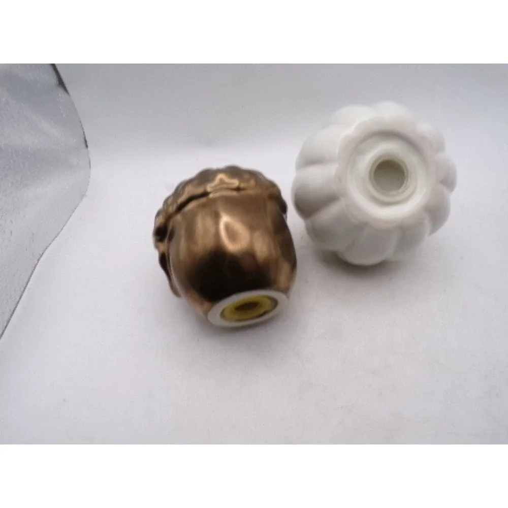 Unbranded ceramic salt